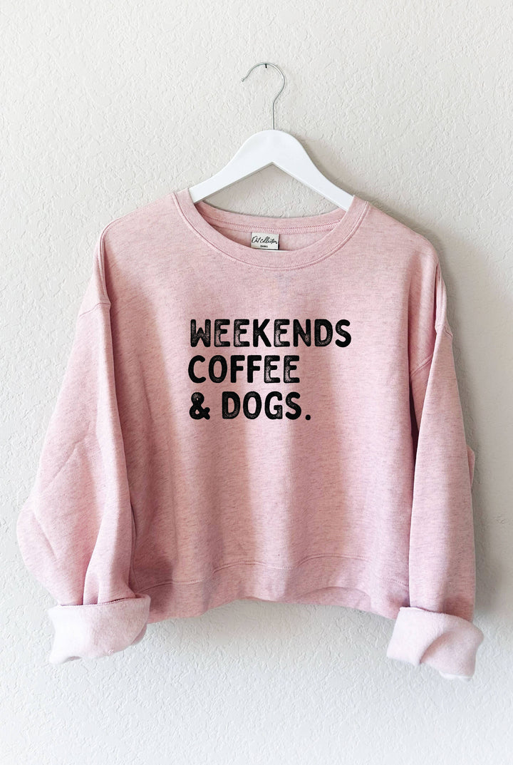 WEEKENDS COFFEE AND DOGS  Mid Graphic Sweatshirt: ROSE